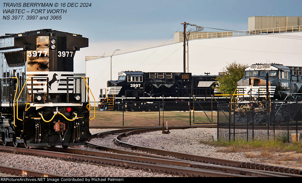 NS AC44C6M Units 3977, 3997 and 3965